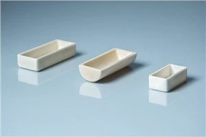 Can quartz plates be used in optical lenses?